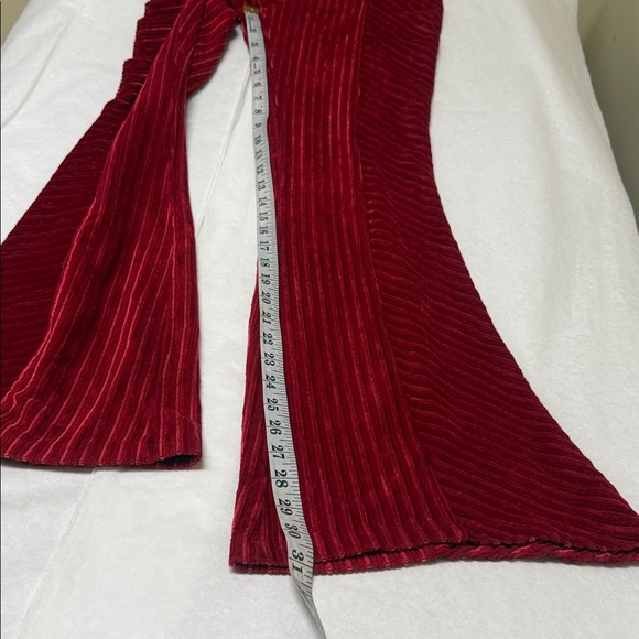 ❣️ FREE PEOPLE PENNY PULL ON VELVET PANT SALSA❣️ - Picture 10 of 15